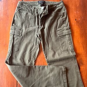 Jessica cargo pants with pockets camo green modern